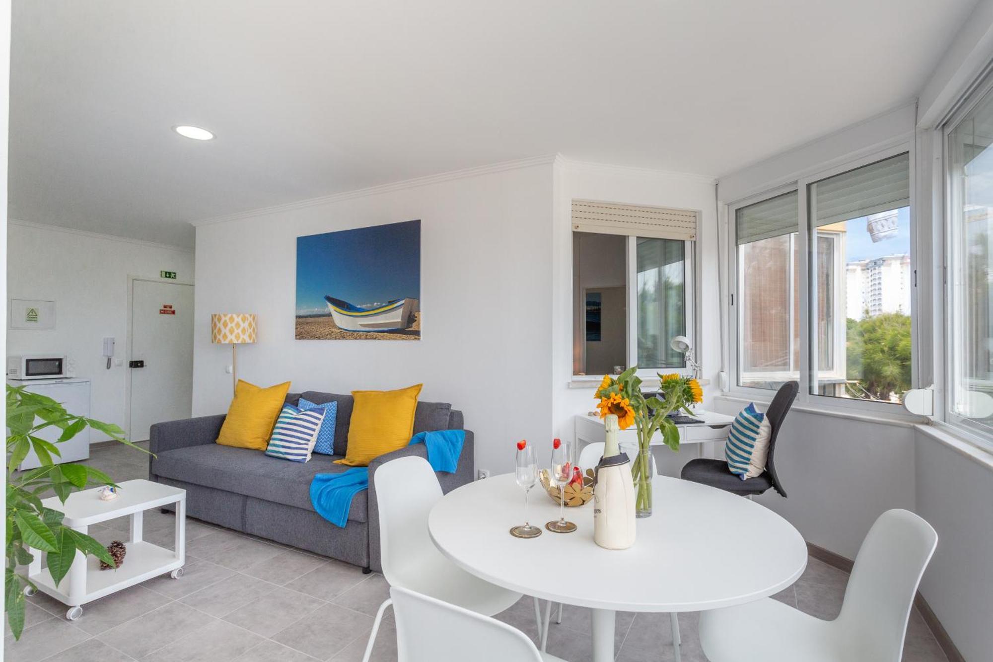 Beguest Beachfront Apartment Caparica Lisbon Costa de Caparica Εξωτερικό φωτογραφία
